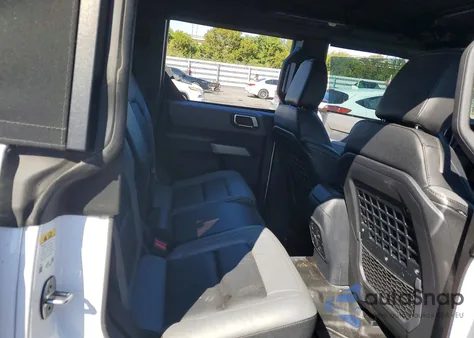 2023 Ford Bronco Base из США, поврежденный, VIN 1FMEE5DP6PLC00008